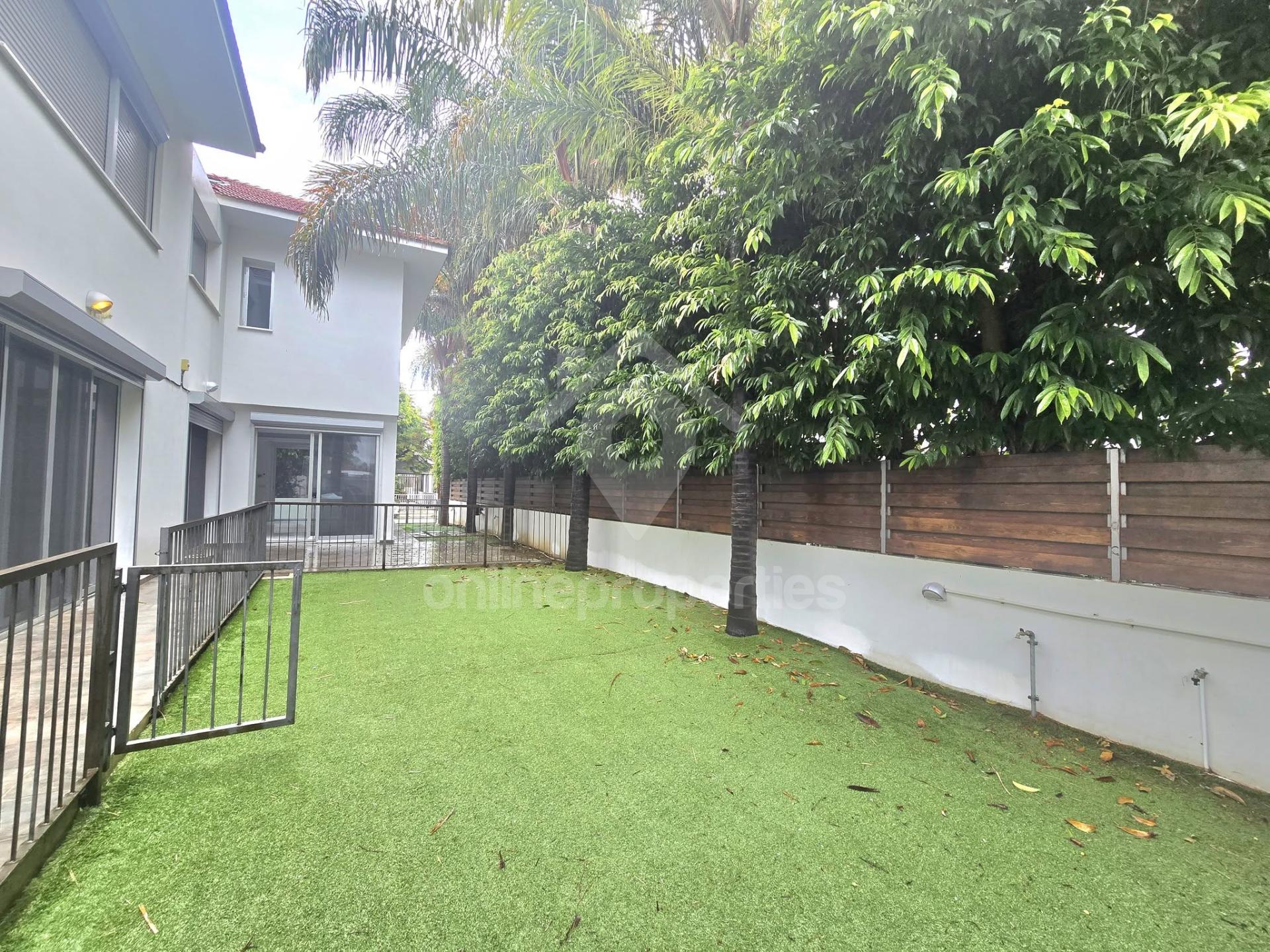 To change image, hover mouse over thumbnails below