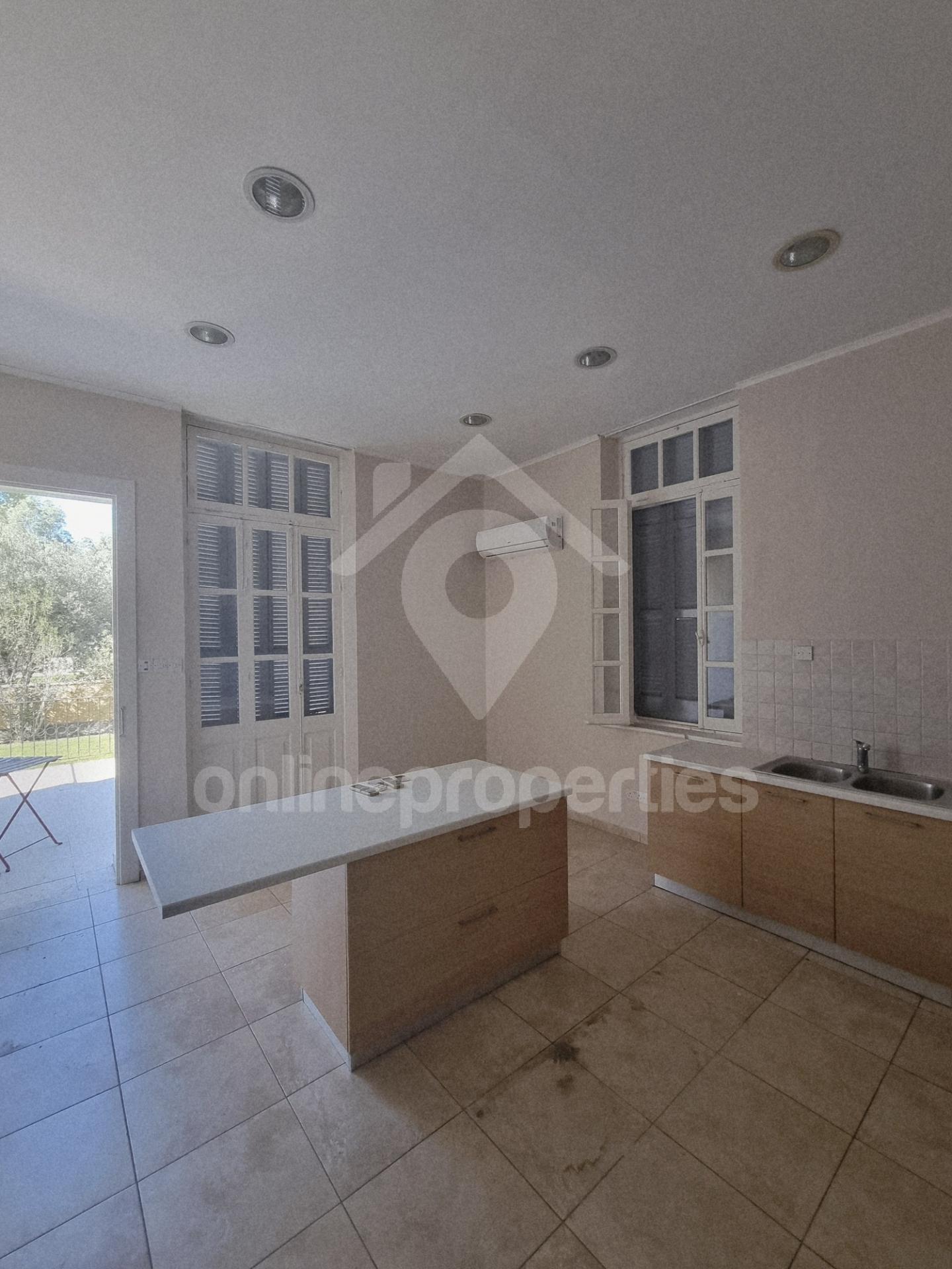 To change image, hover mouse over thumbnails below