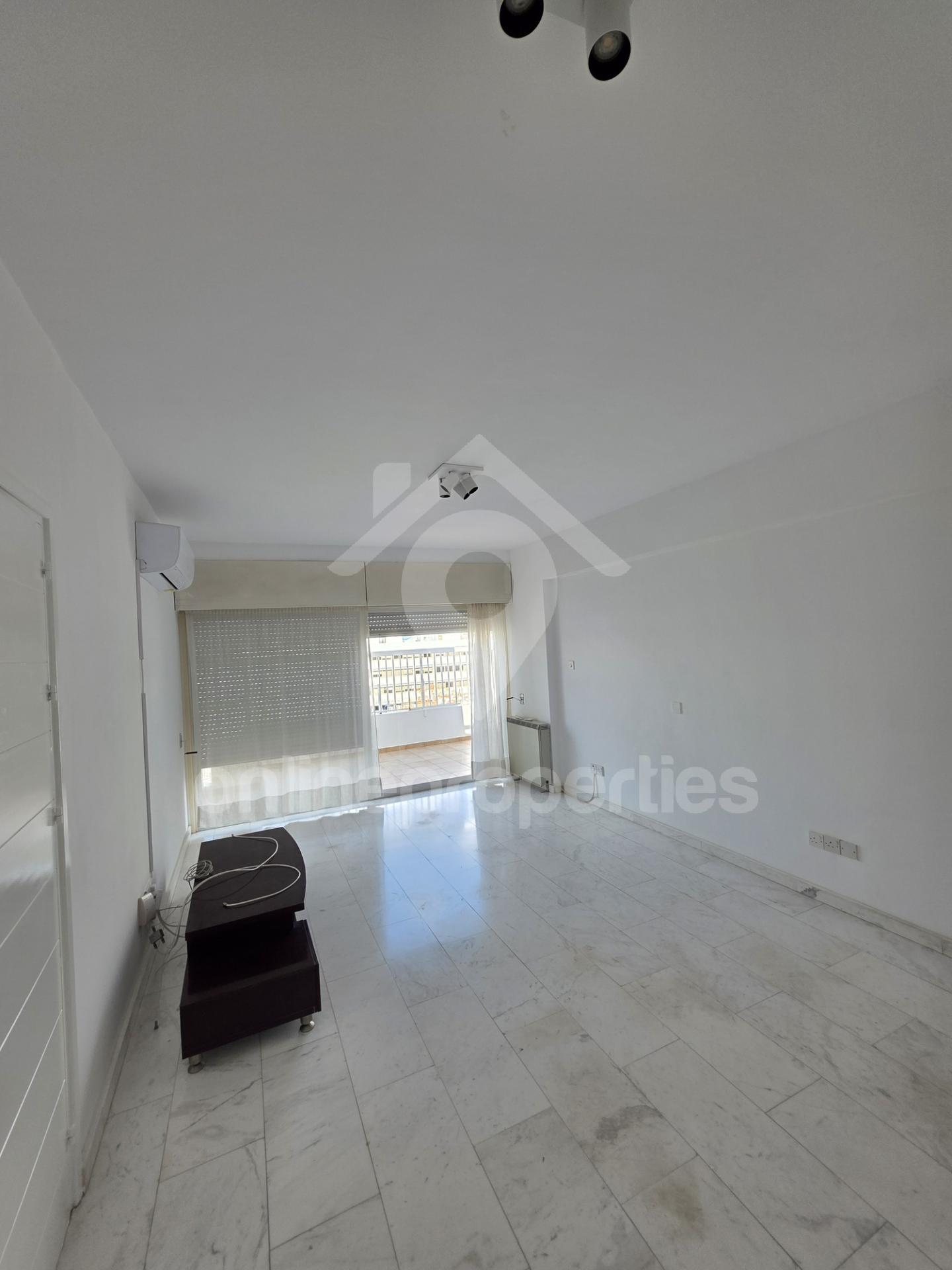 To change image, hover mouse over thumbnails below