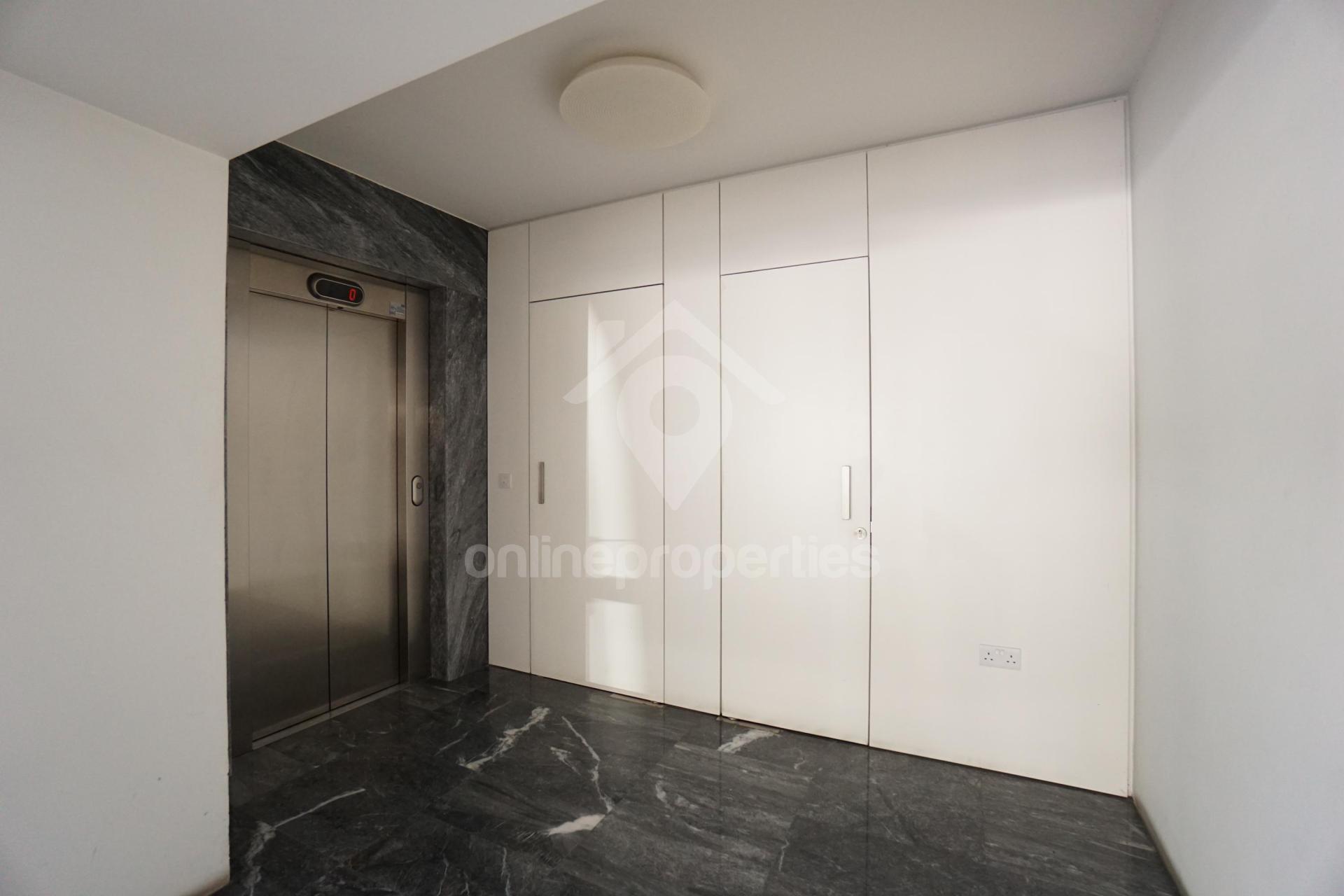 To change image, hover mouse over thumbnails below