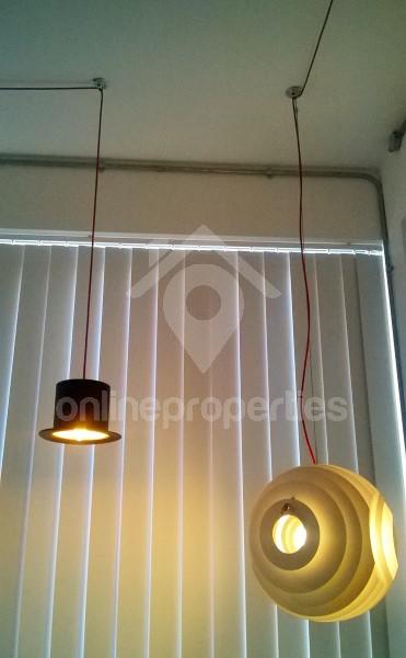 To change image, hover mouse over thumbnails below