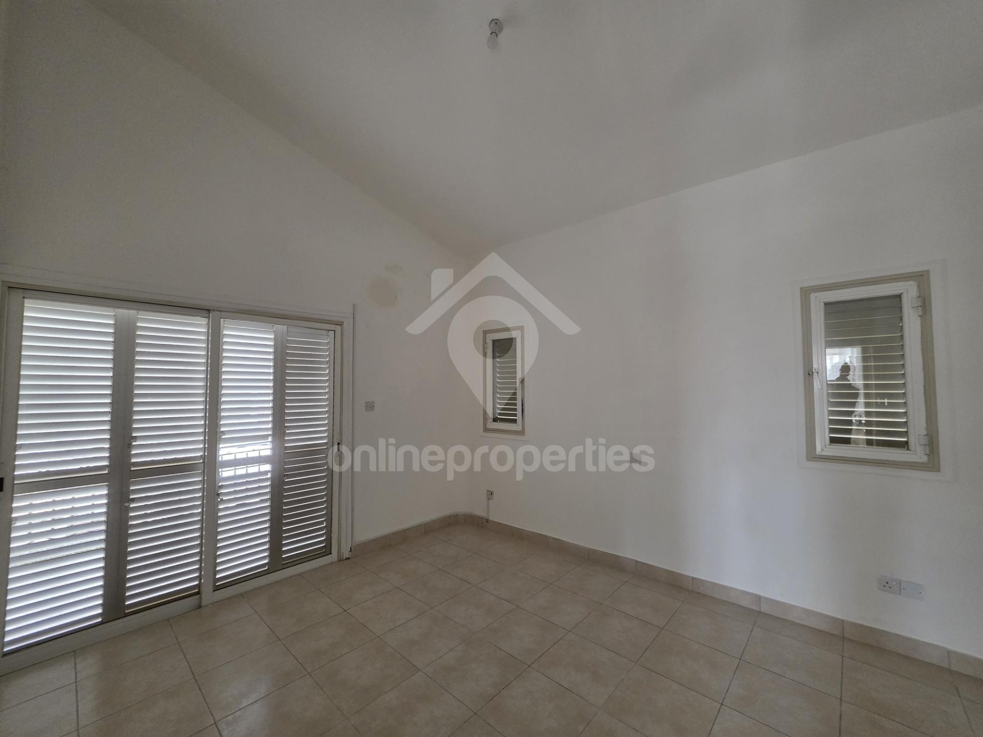 To change image, hover mouse over thumbnails below