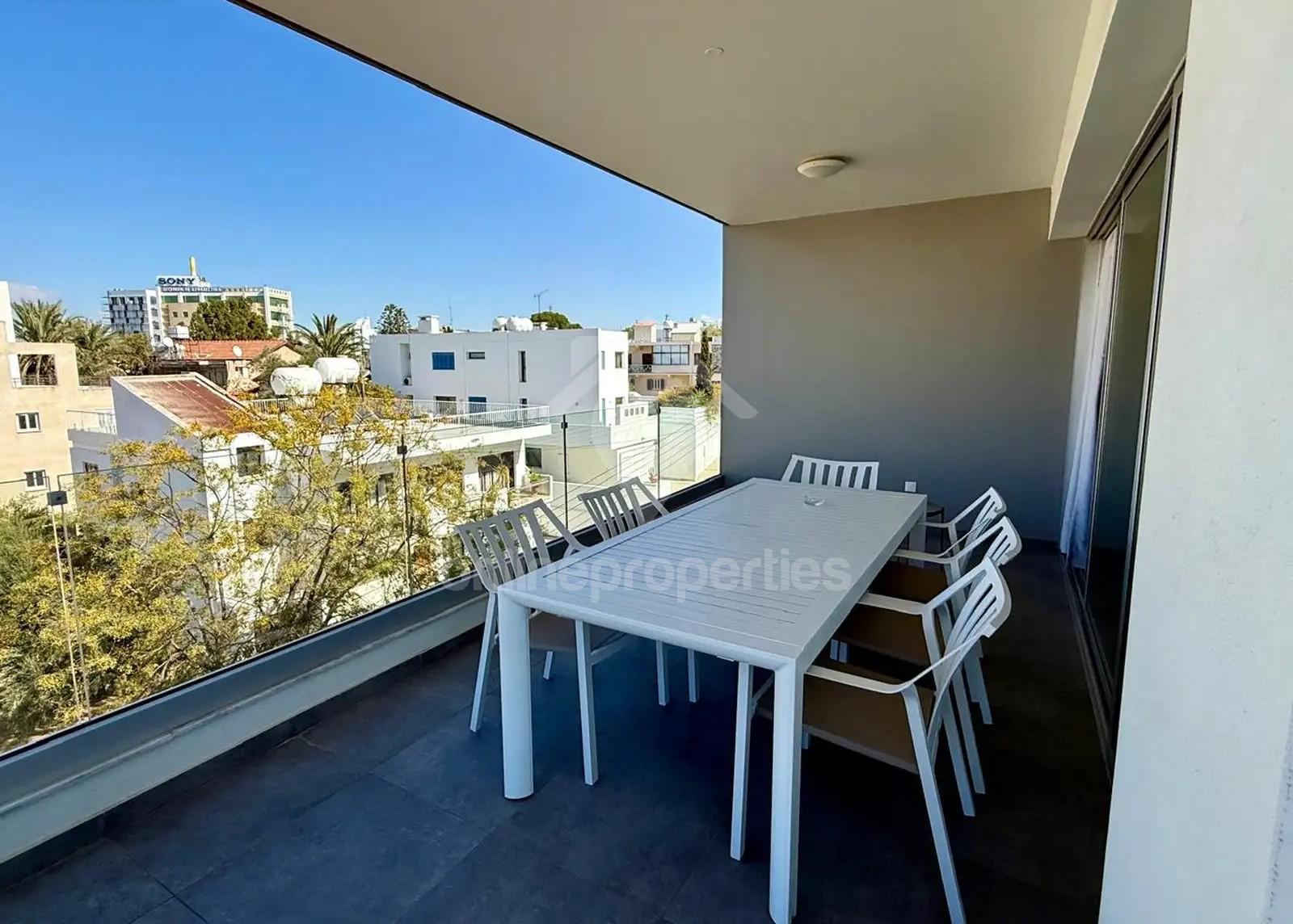 To change image, hover mouse over thumbnails below