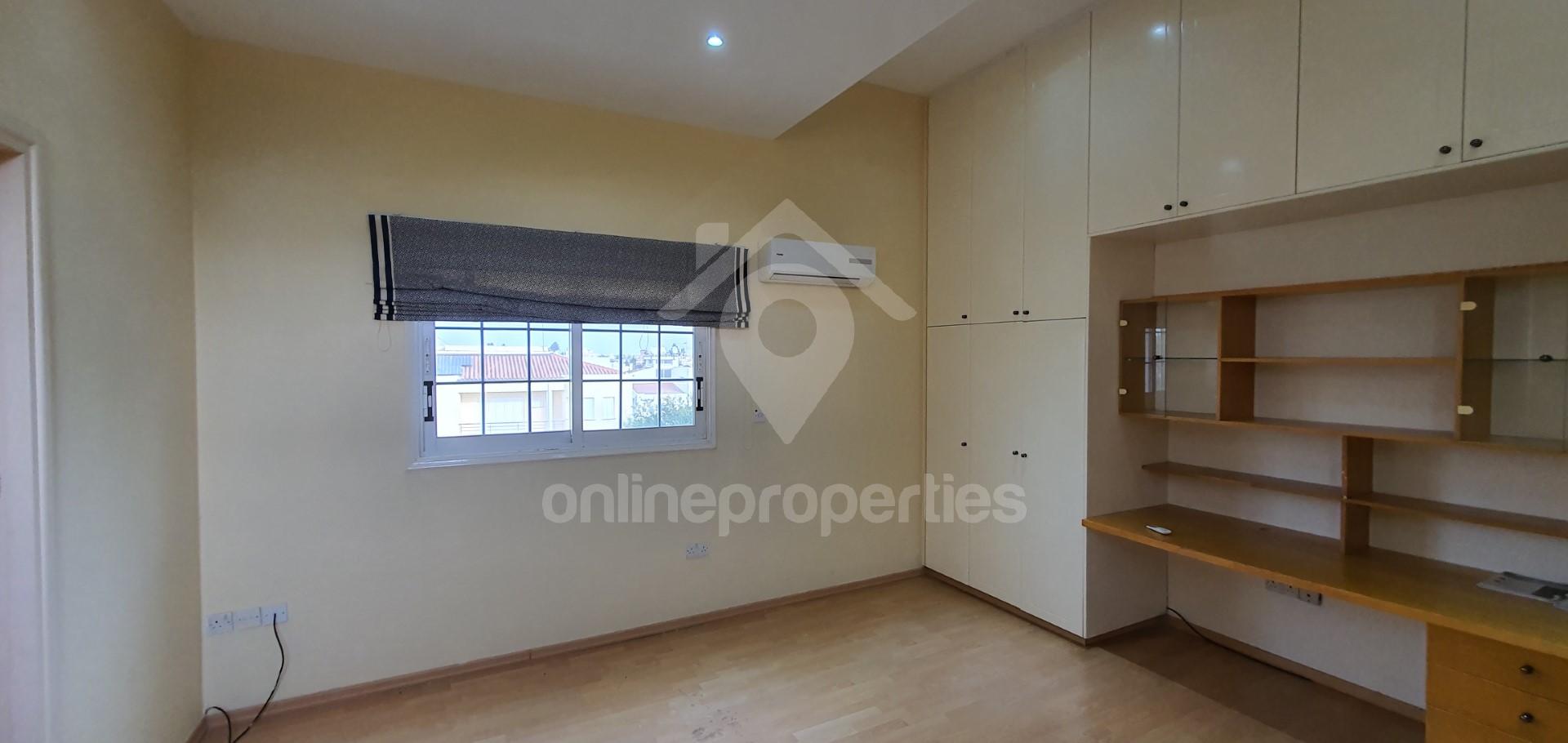 To change image, hover mouse over thumbnails below