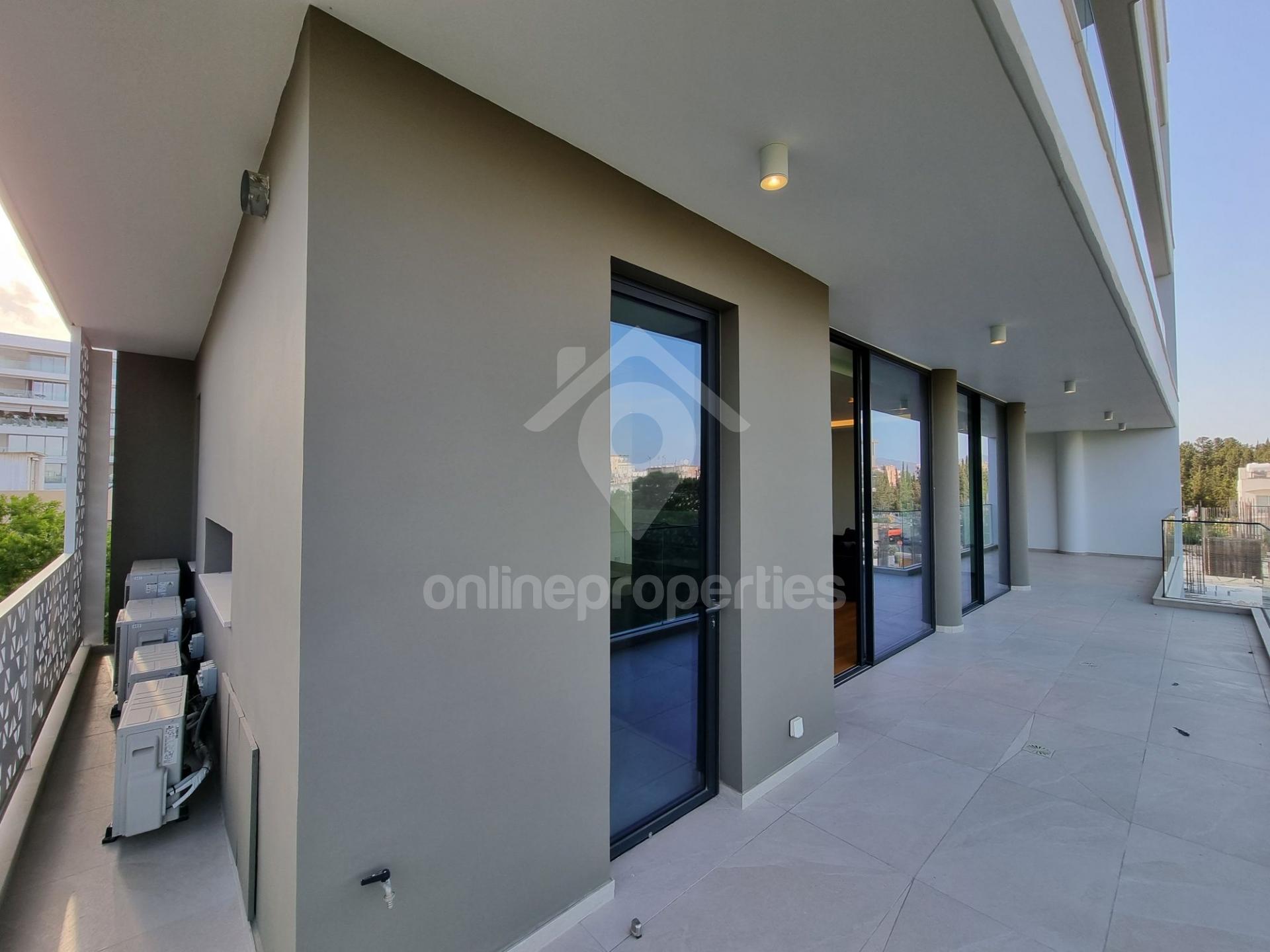 To change image, hover mouse over thumbnails below