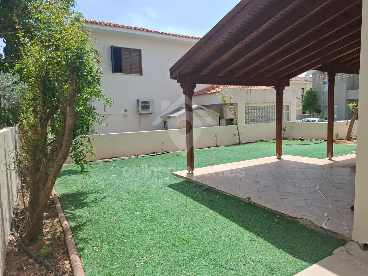 To change image, hover mouse over thumbnails below