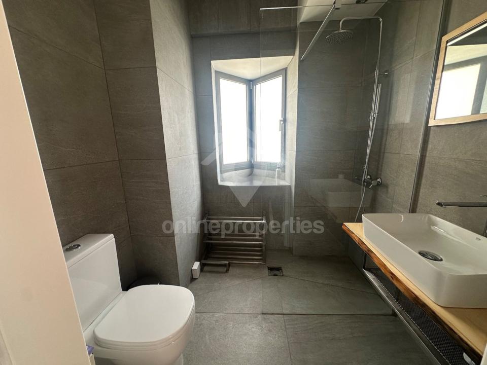 To change image, hover mouse over thumbnails below