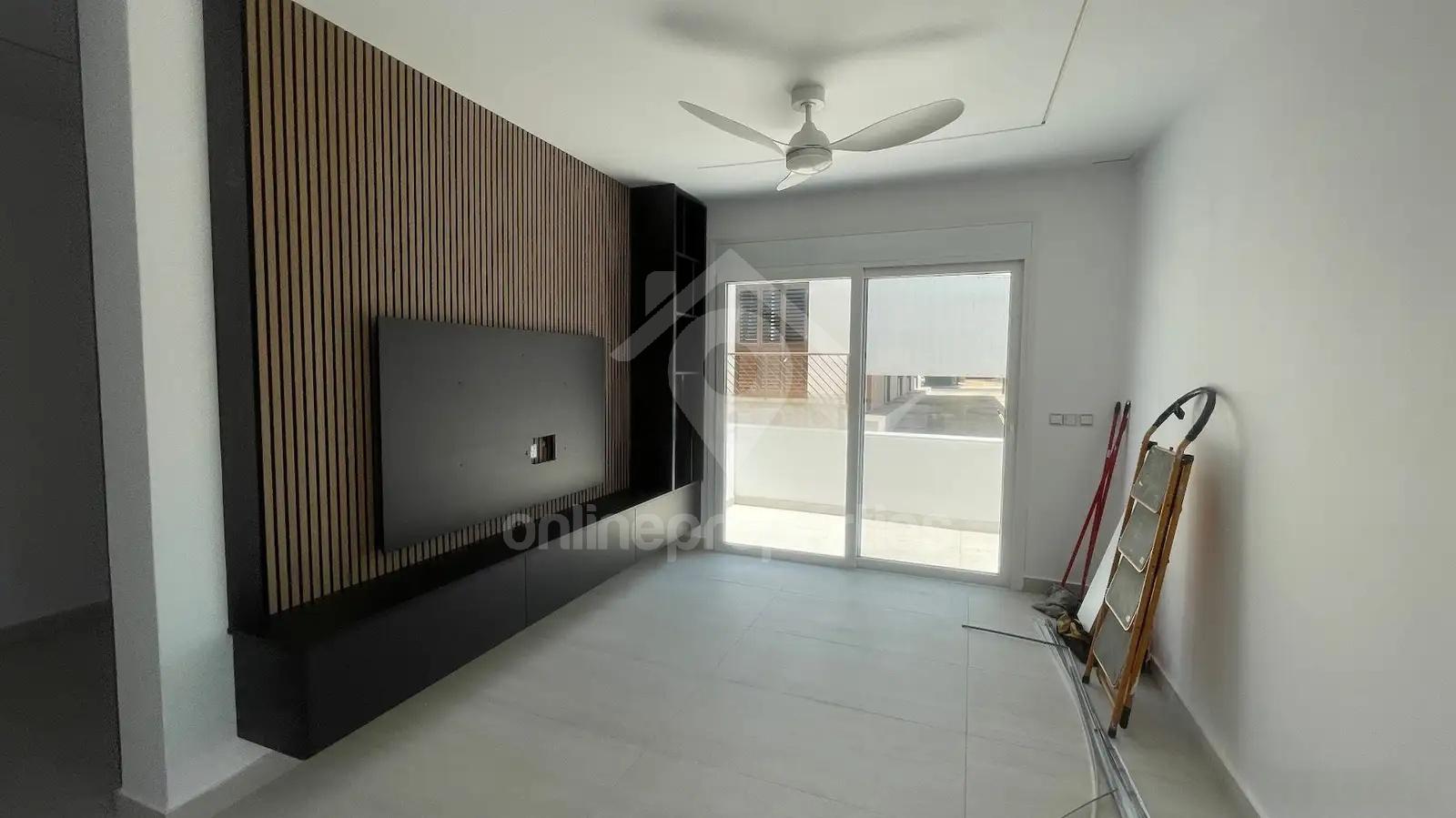 To change image, hover mouse over thumbnails below