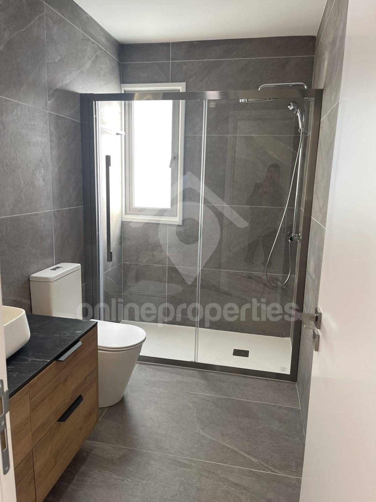 To change image, hover mouse over thumbnails below