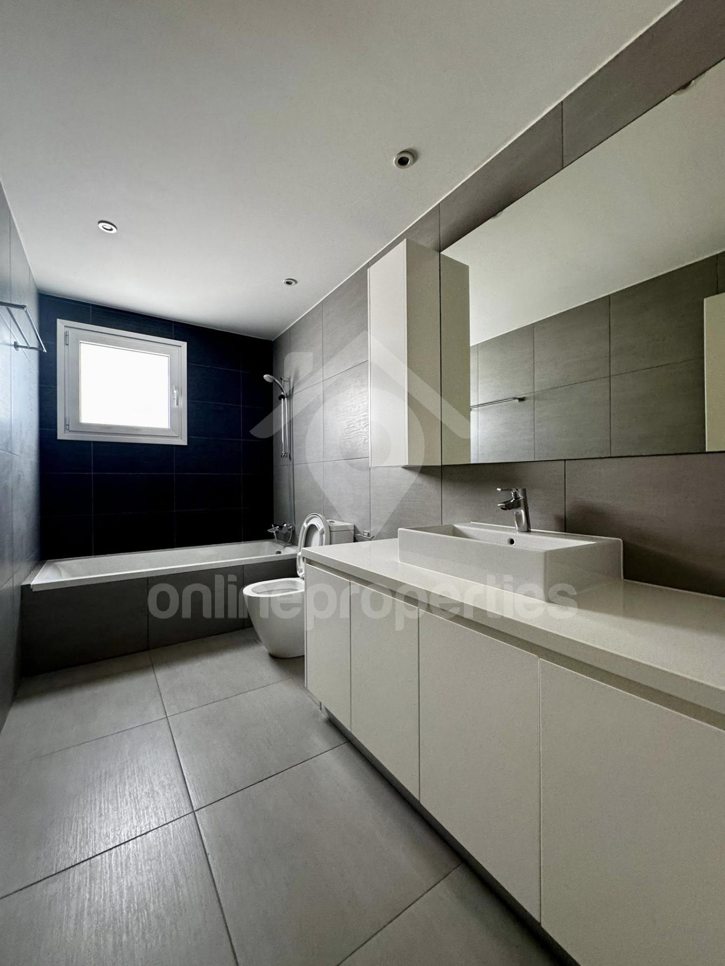 To change image, hover mouse over thumbnails below