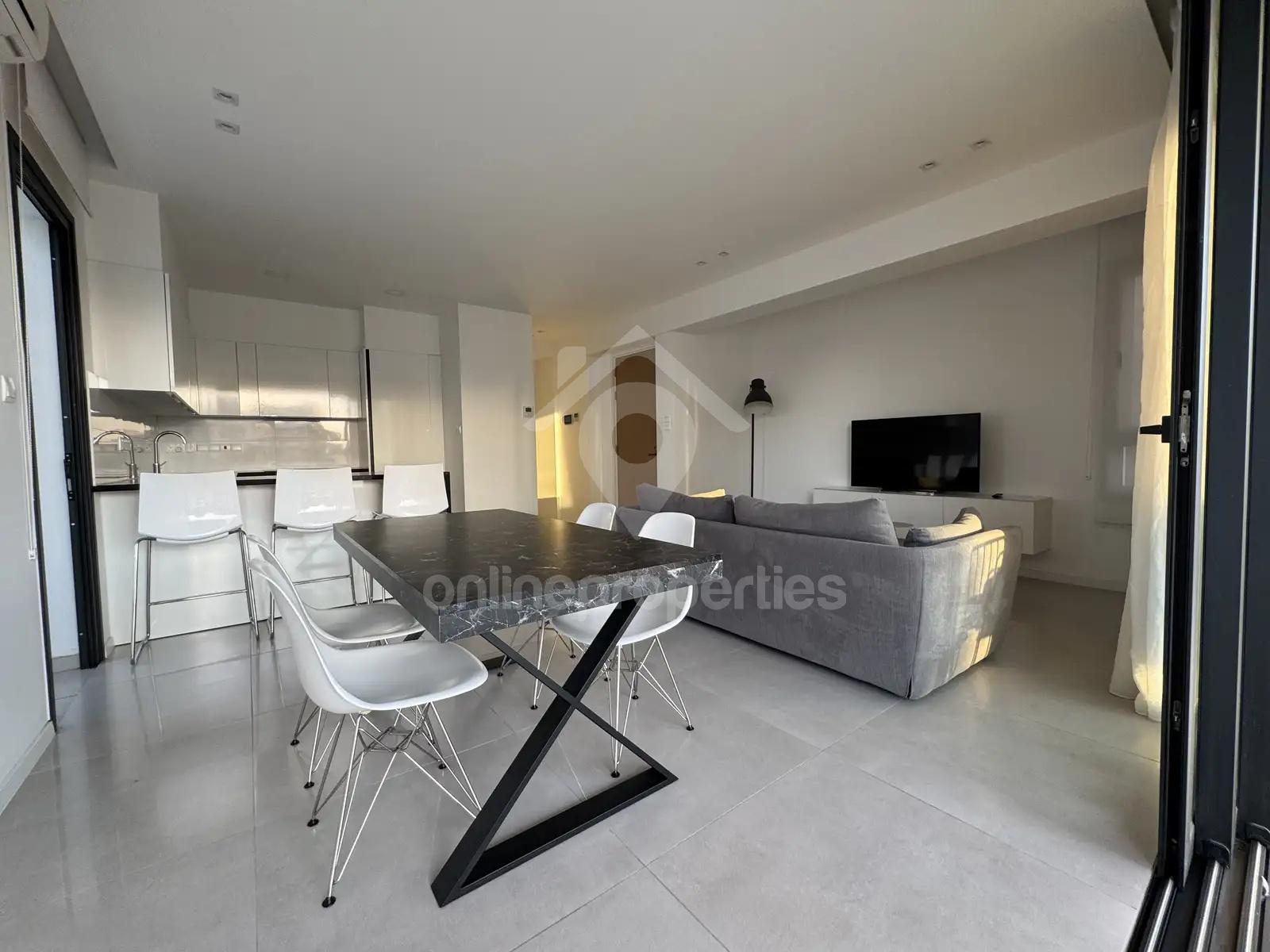 To change image, hover mouse over thumbnails below