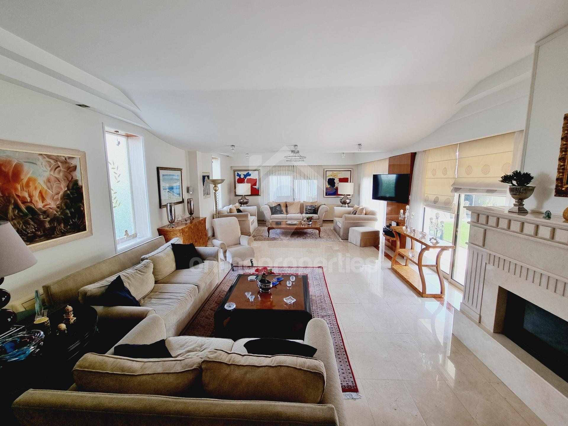 To change image, hover mouse over thumbnails below