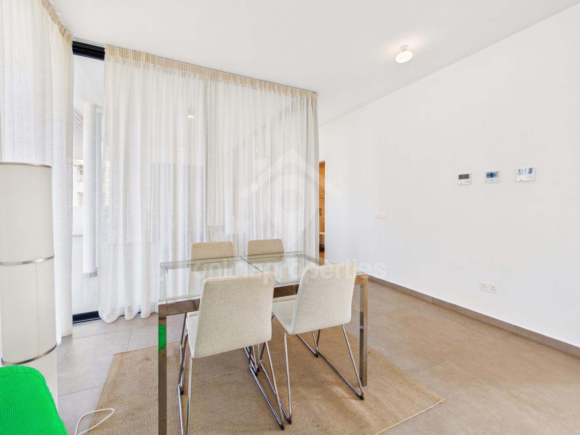 To change image, hover mouse over thumbnails below