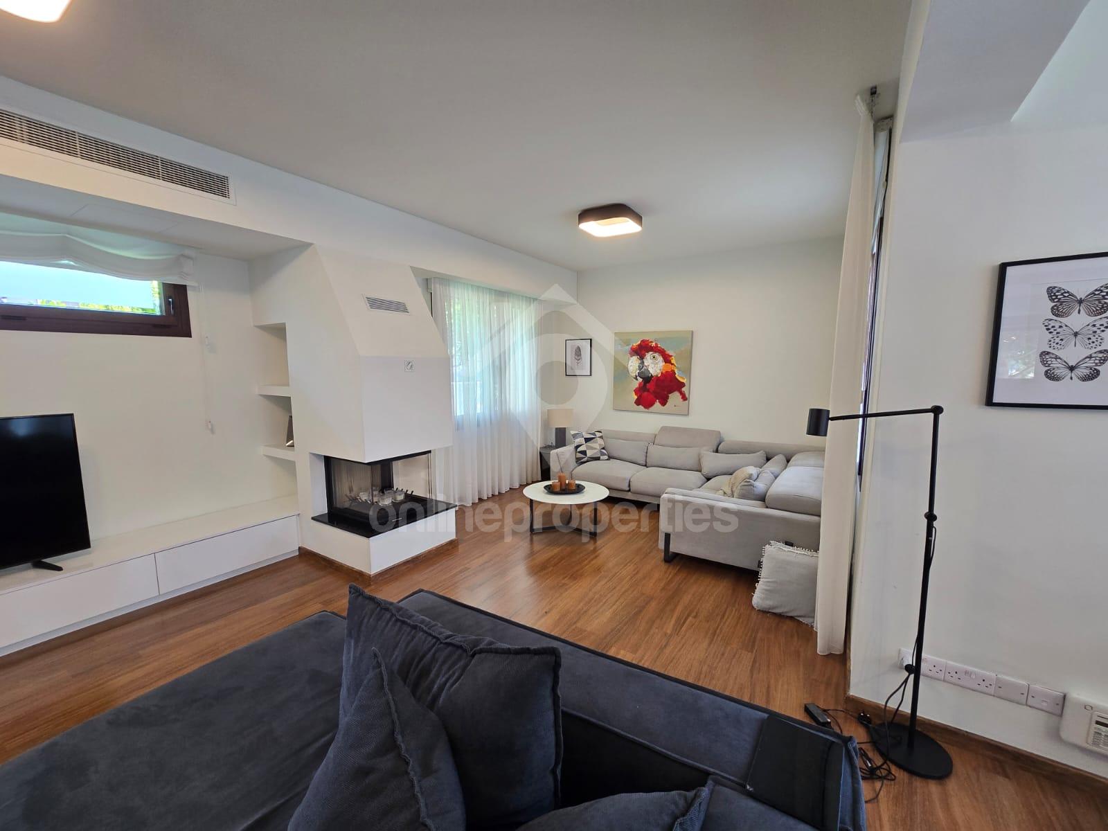 To change image, hover mouse over thumbnails below