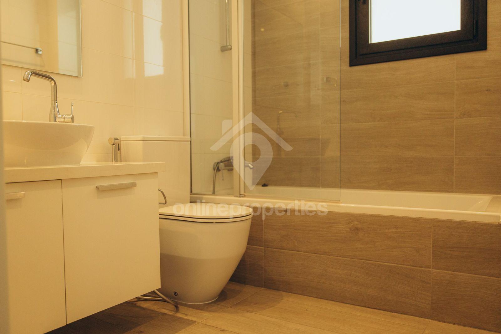 To change image, hover mouse over thumbnails below