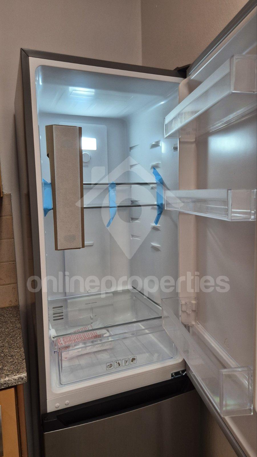 To change image, hover mouse over thumbnails below