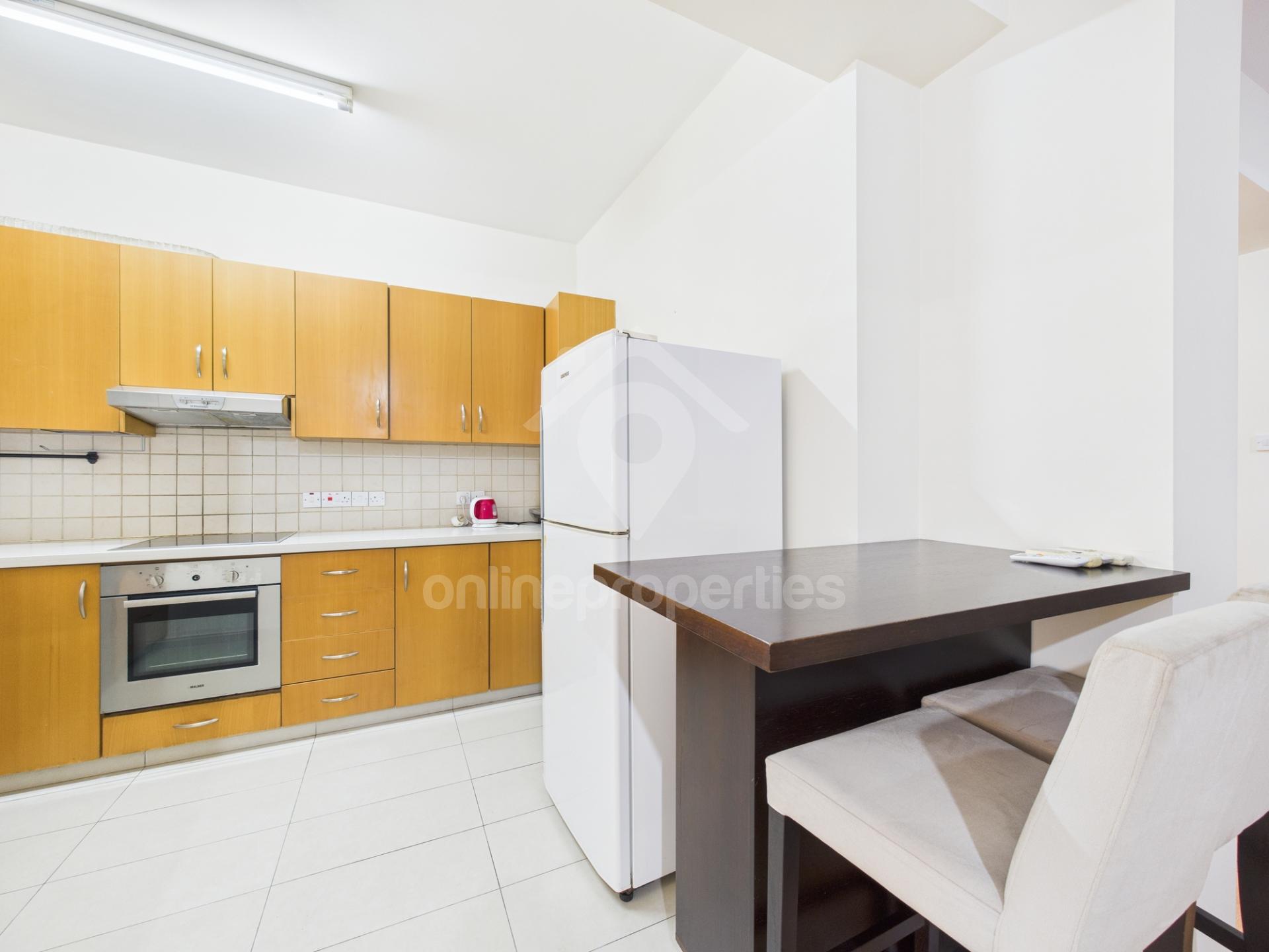 To change image, hover mouse over thumbnails below