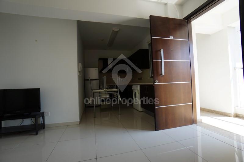 To change image, hover mouse over thumbnails below