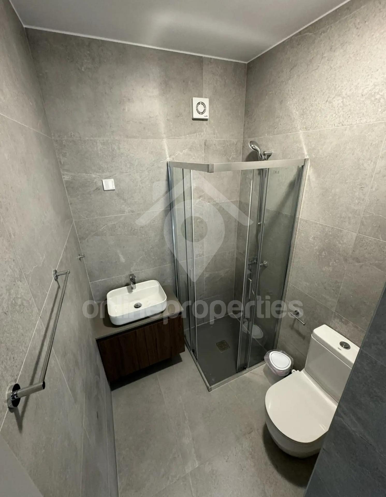 To change image, hover mouse over thumbnails below