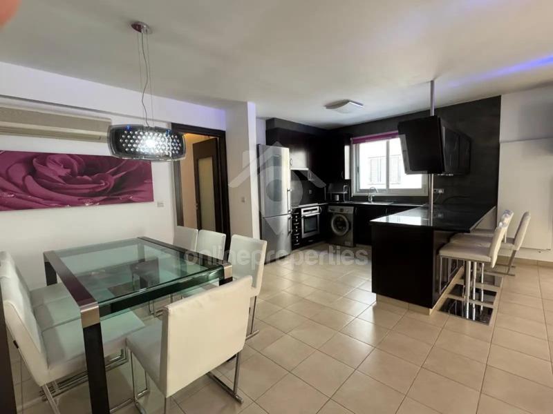 To change image, hover mouse over thumbnails below