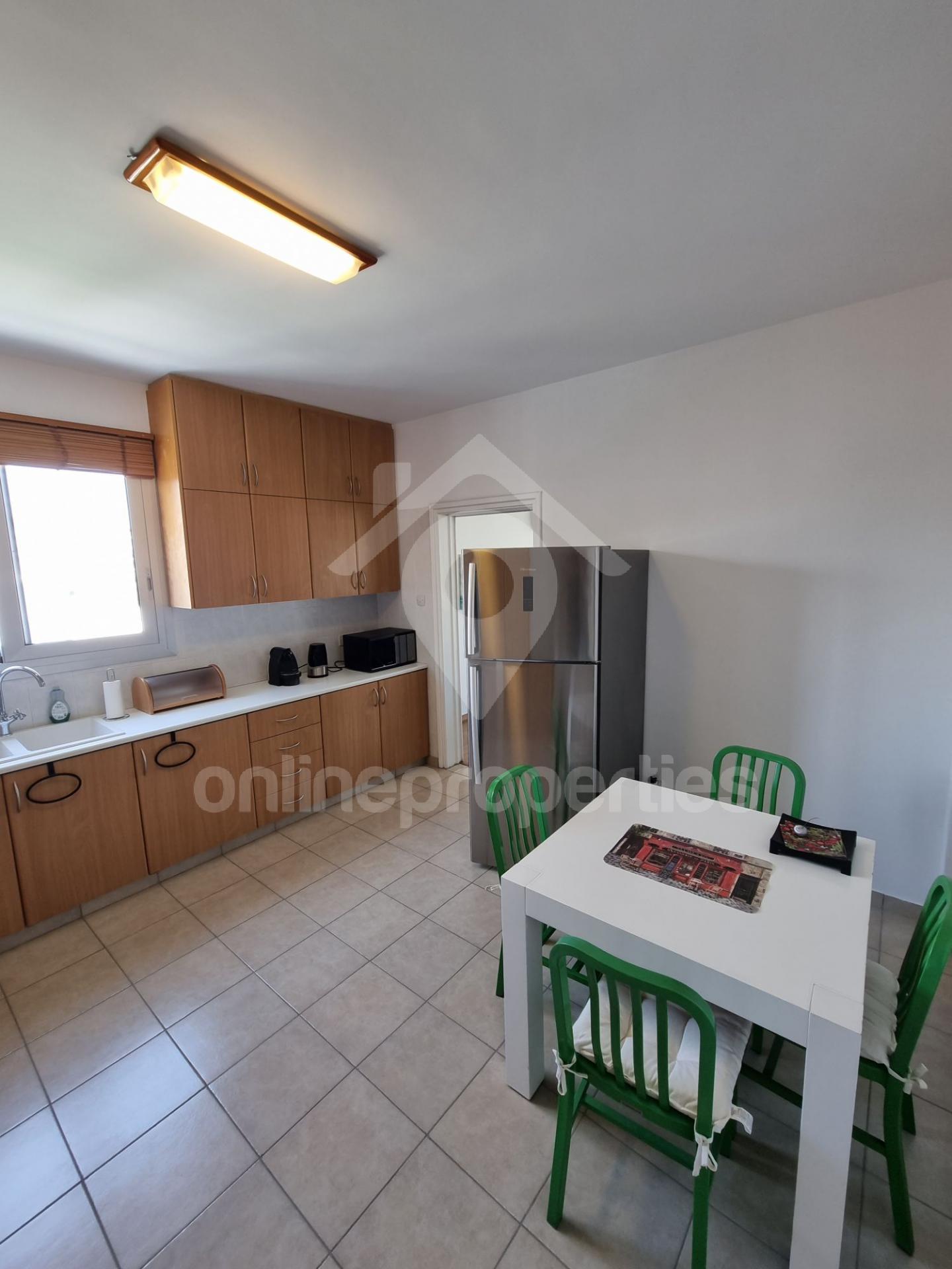 To change image, hover mouse over thumbnails below