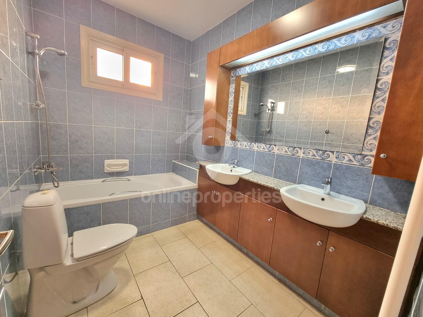 To change image, hover mouse over thumbnails below