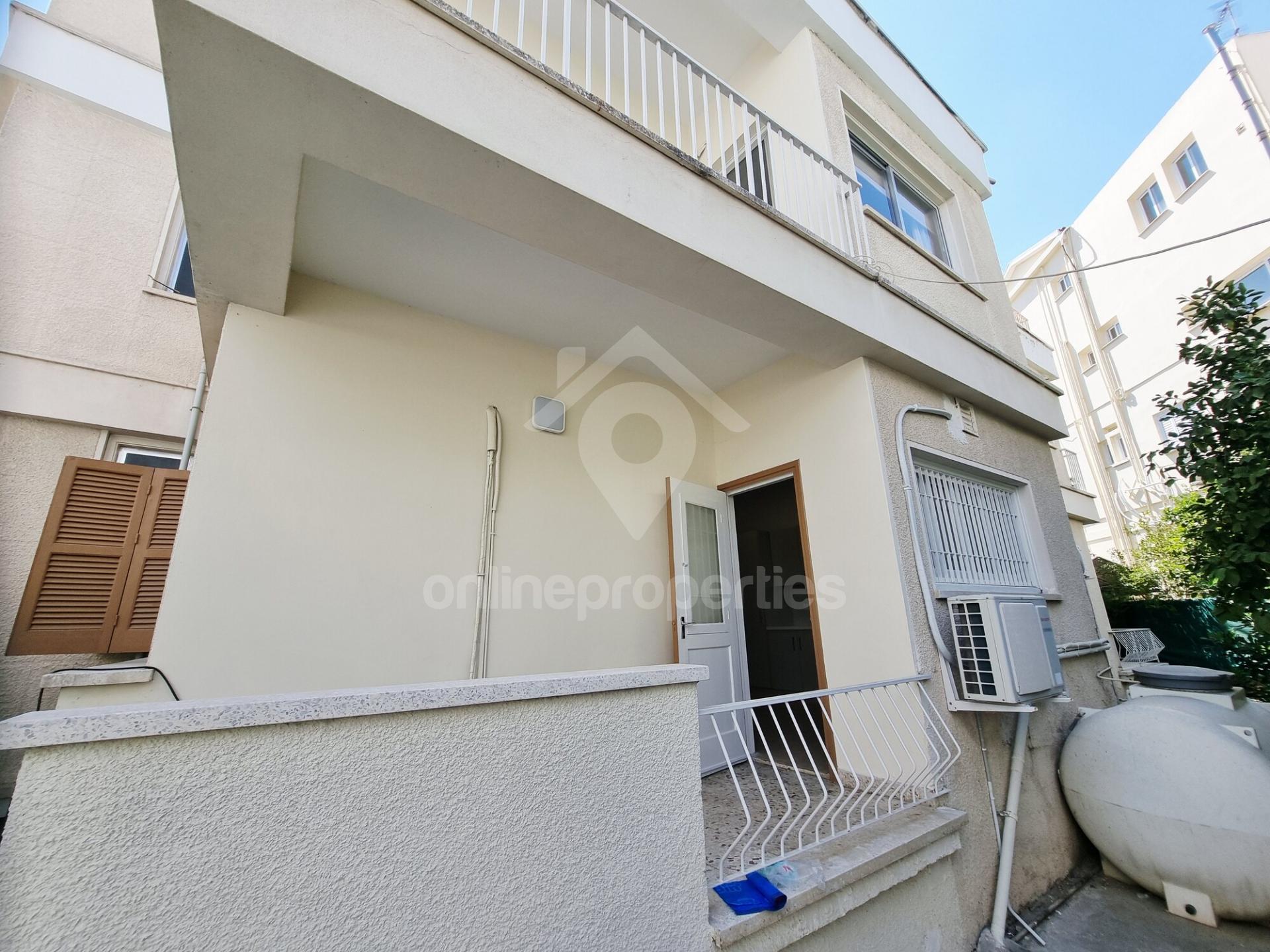 To change image, hover mouse over thumbnails below