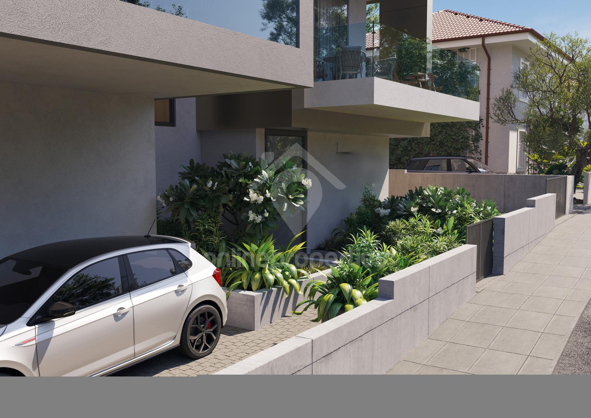 To change image, hover mouse over thumbnails below