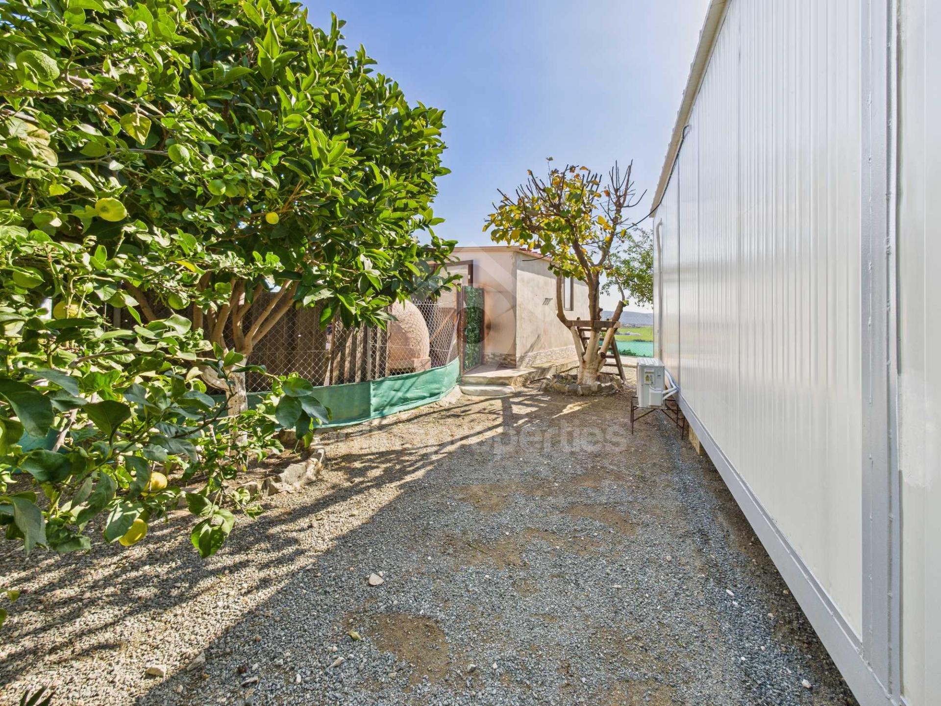 To change image, hover mouse over thumbnails below