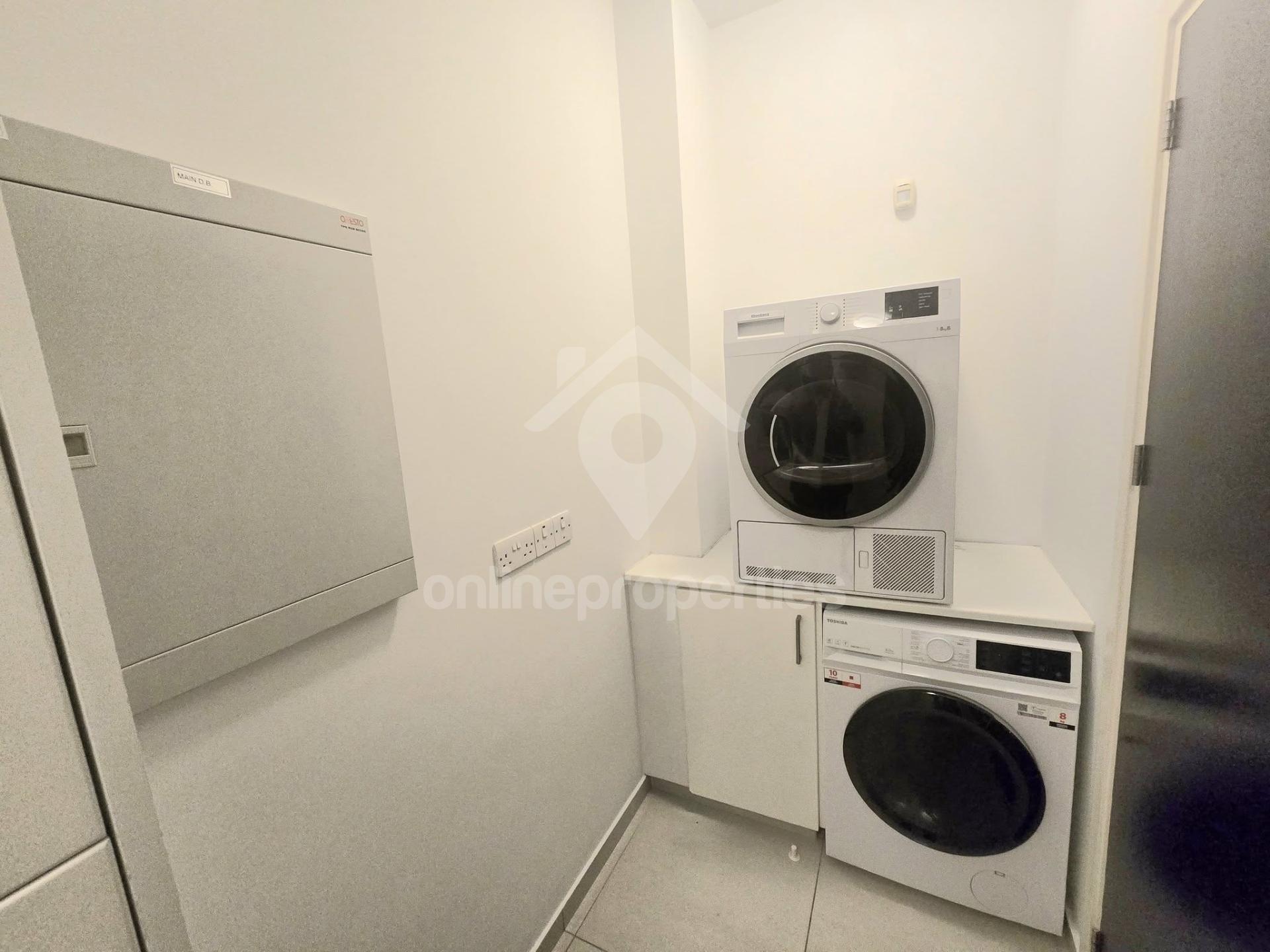 To change image, hover mouse over thumbnails below