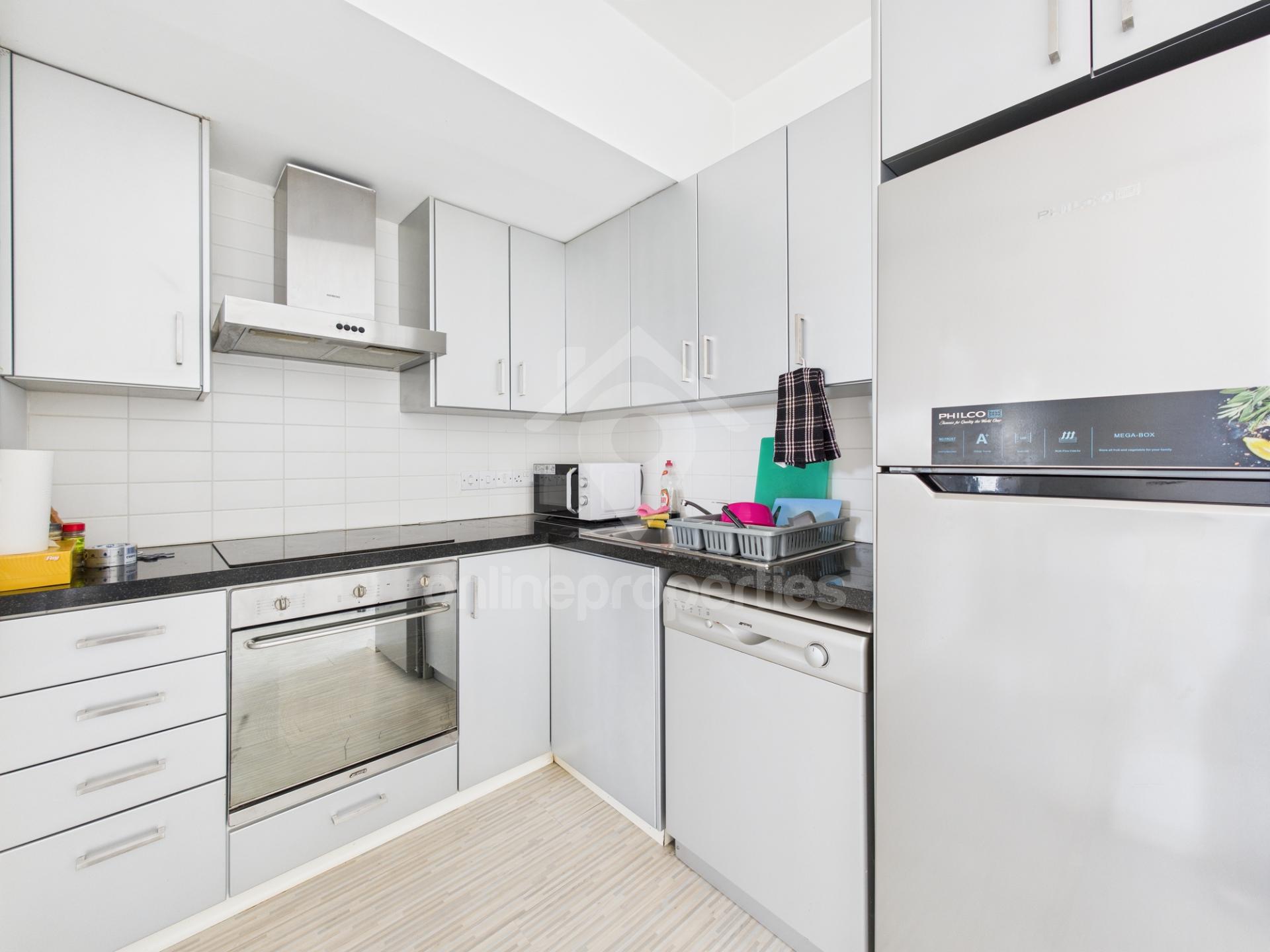 To change image, hover mouse over thumbnails below