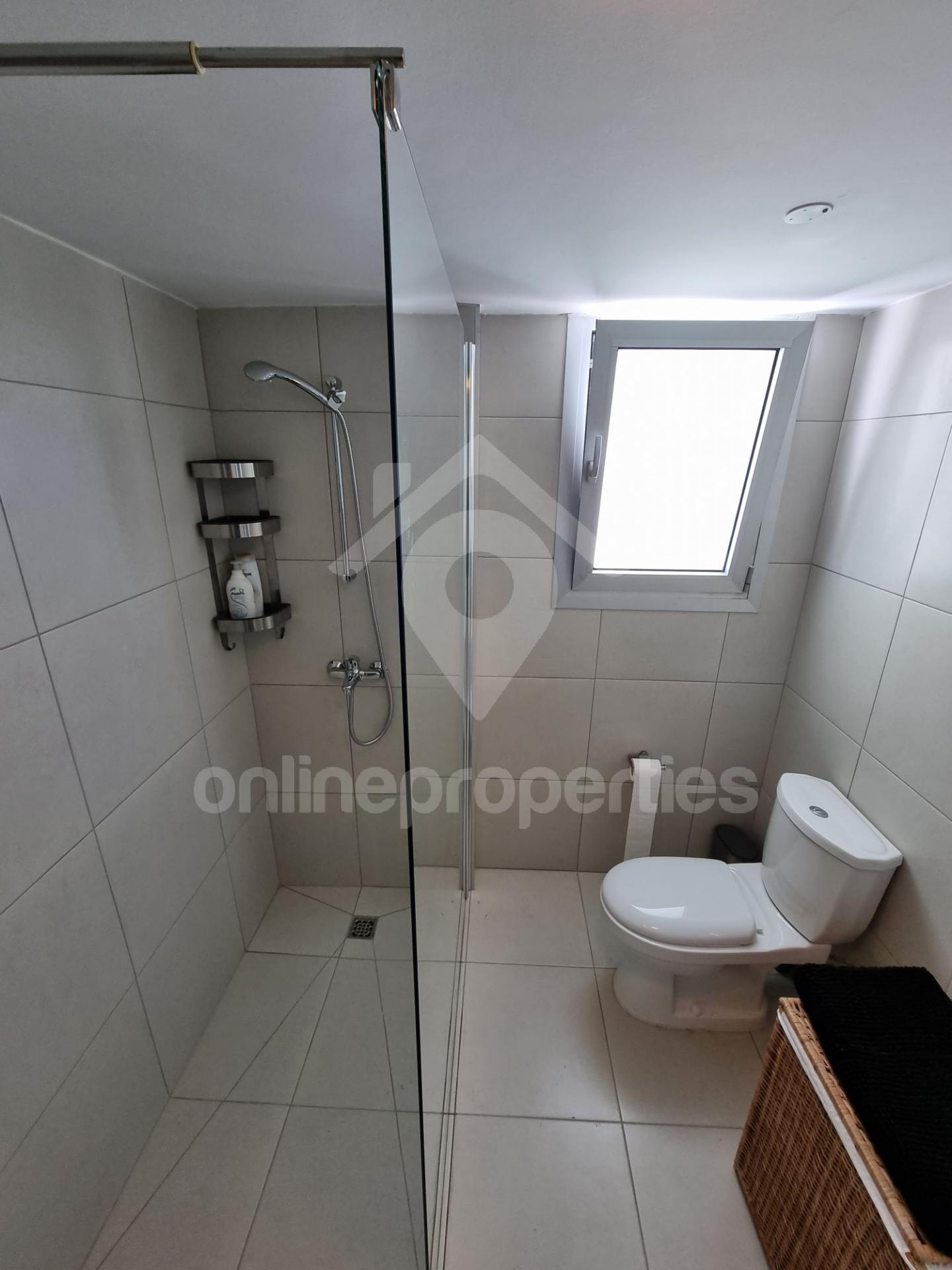 To change image, hover mouse over thumbnails below