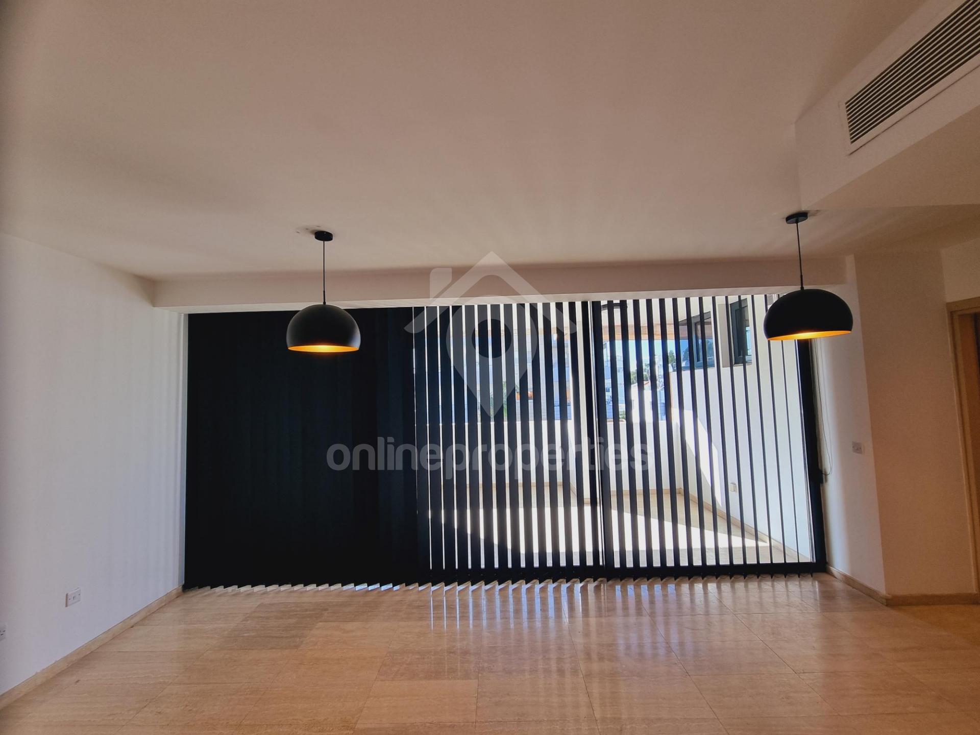 To change image, hover mouse over thumbnails below