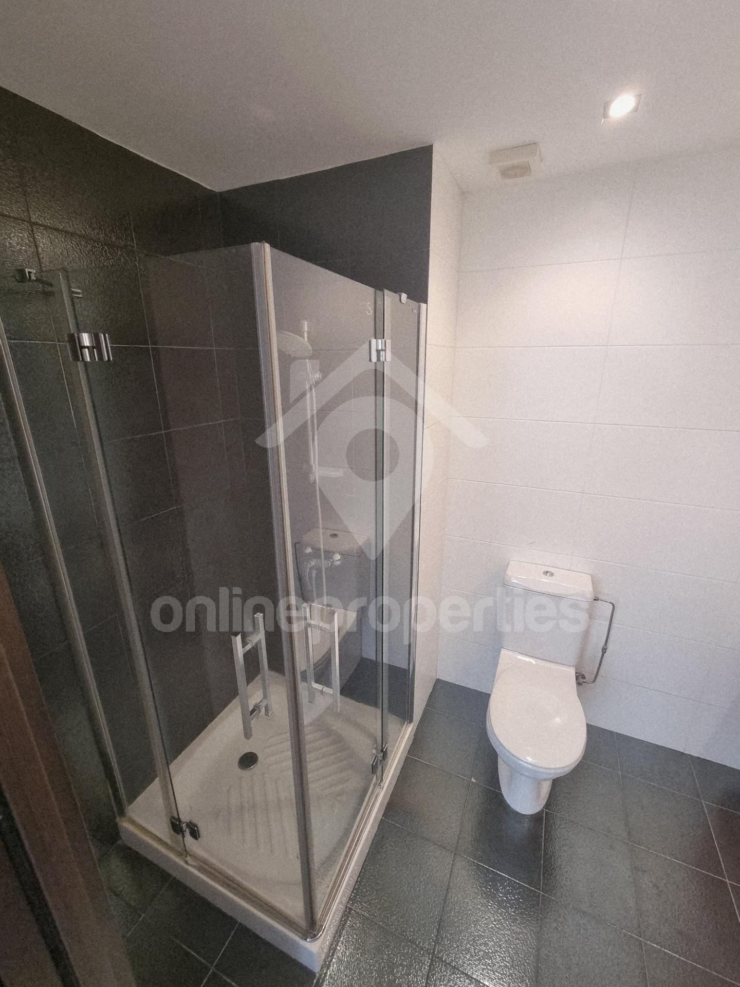 To change image, hover mouse over thumbnails below