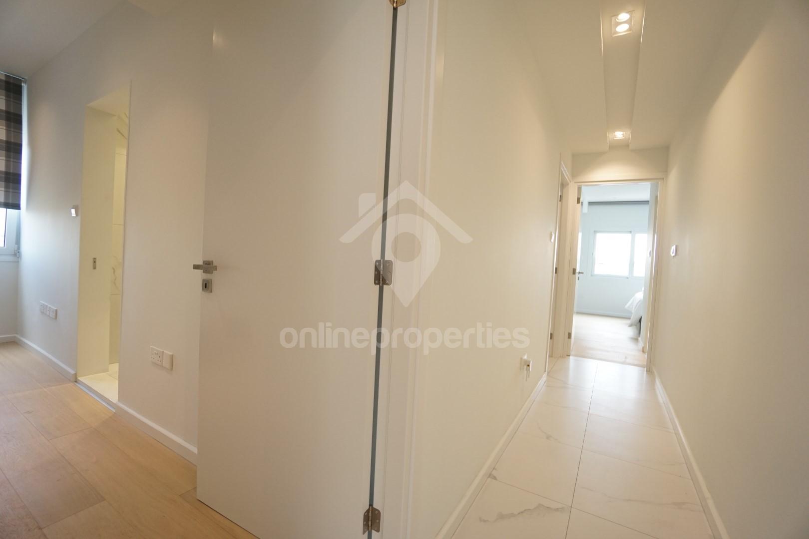 To change image, hover mouse over thumbnails below