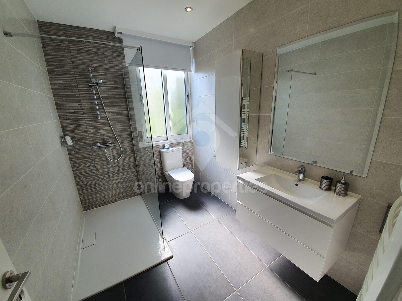 To change image, hover mouse over thumbnails below