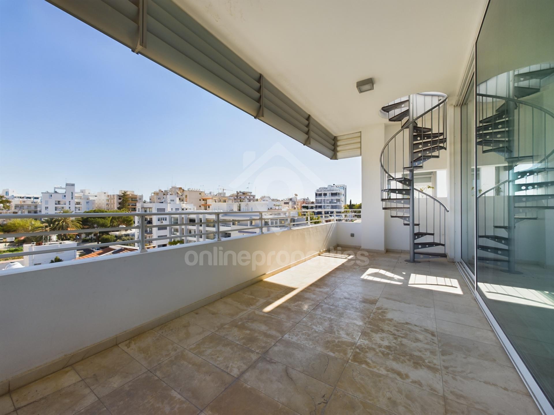 To change image, hover mouse over thumbnails below