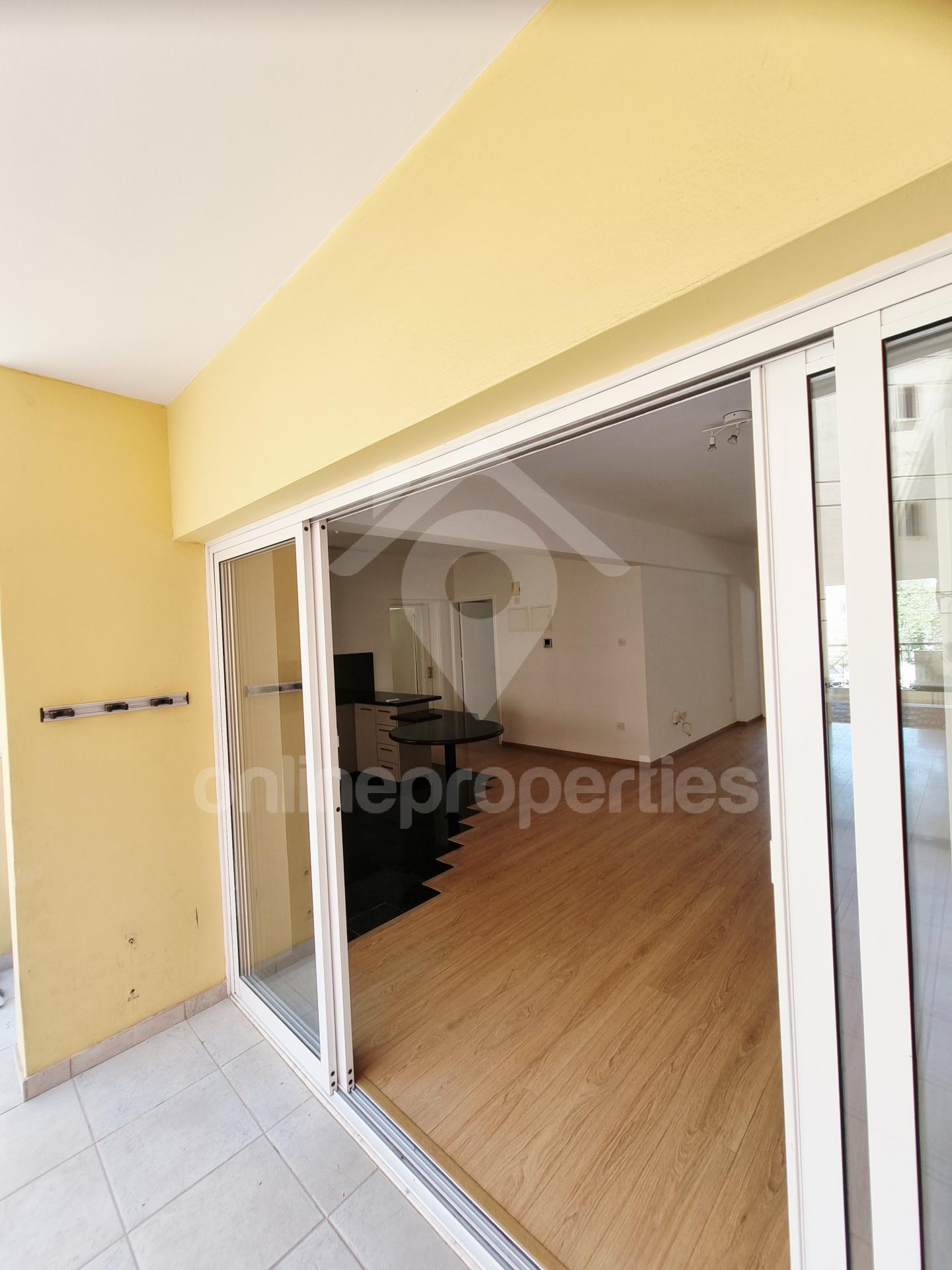 To change image, hover mouse over thumbnails below