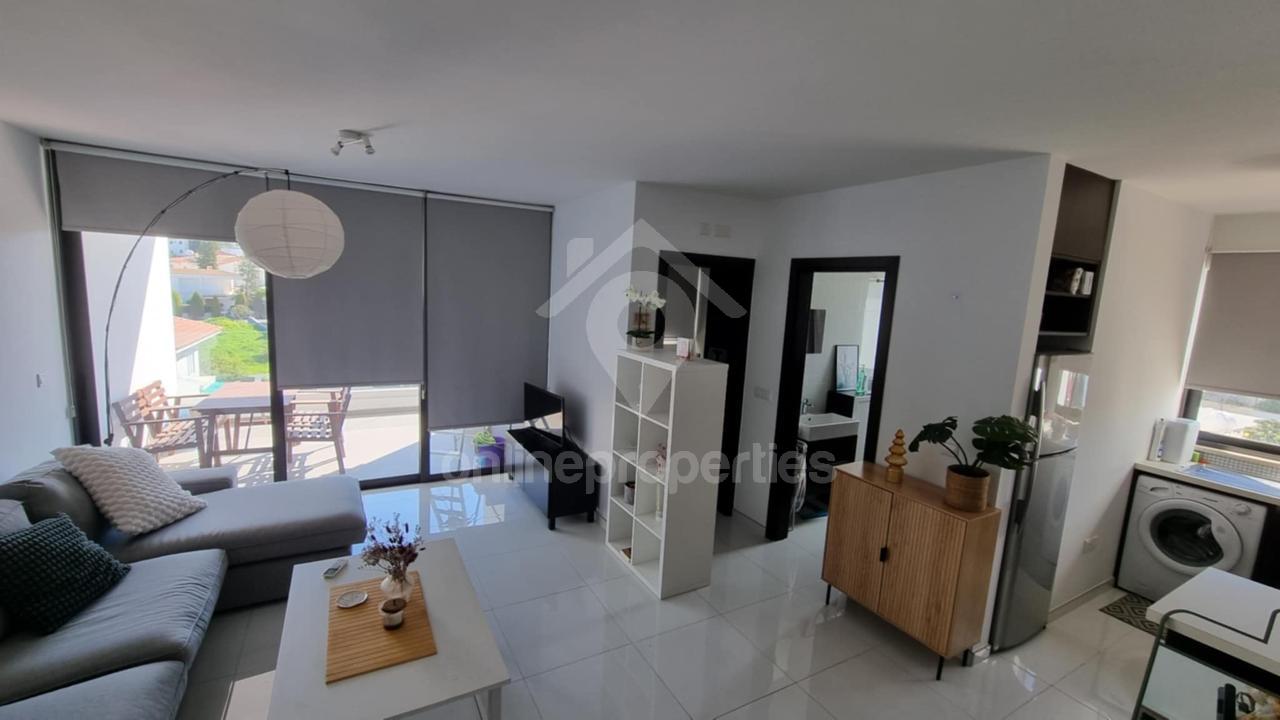 To change image, hover mouse over thumbnails below