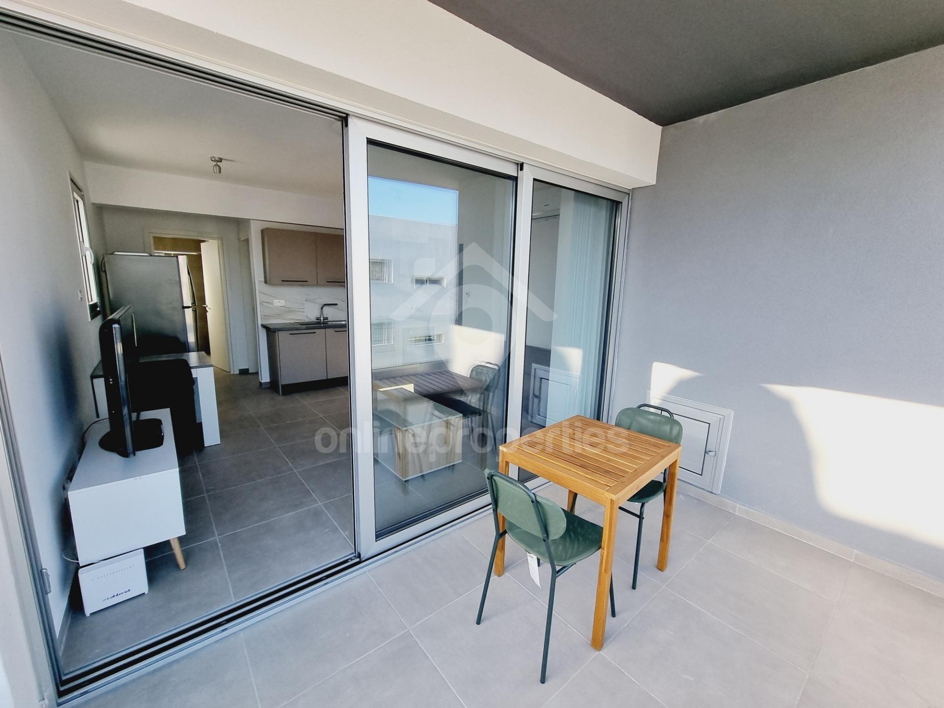 To change image, hover mouse over thumbnails below