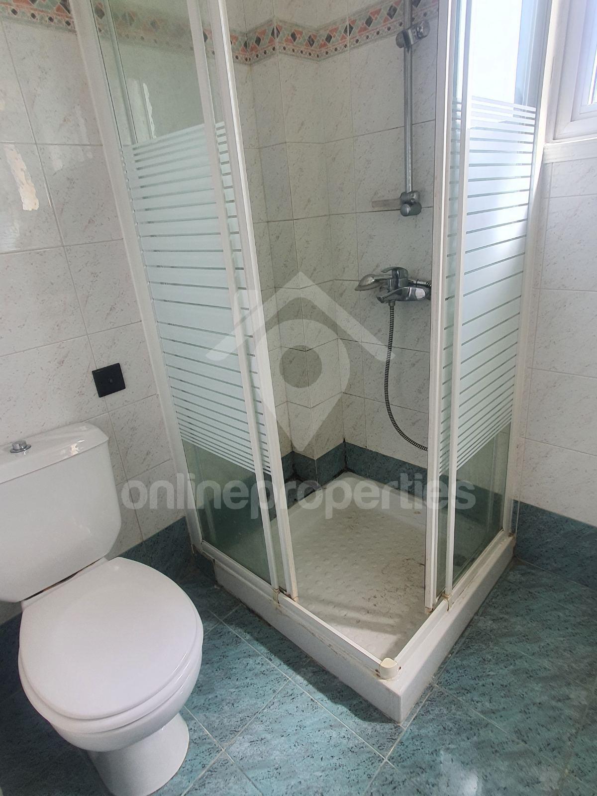 To change image, hover mouse over thumbnails below