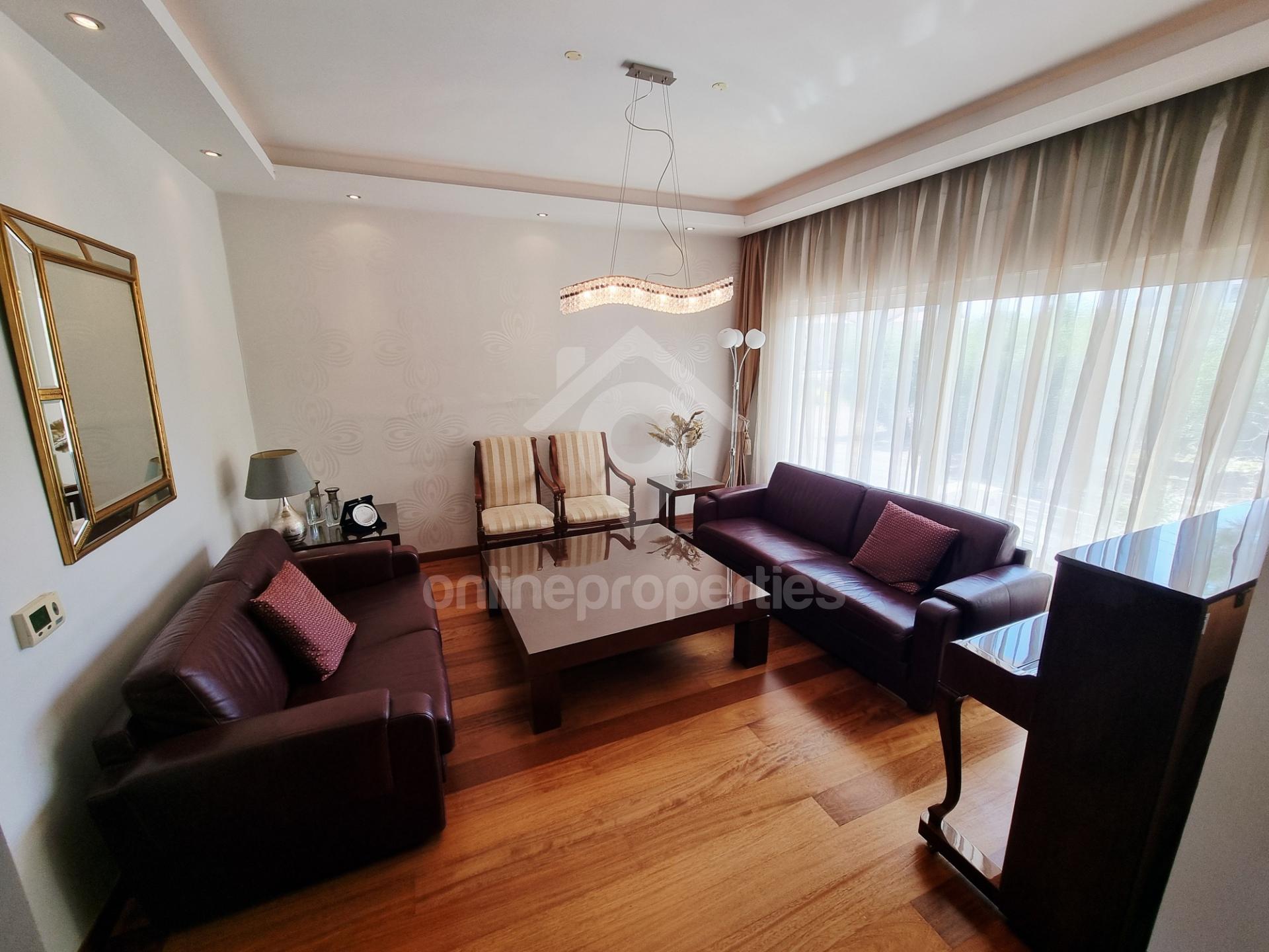 To change image, hover mouse over thumbnails below