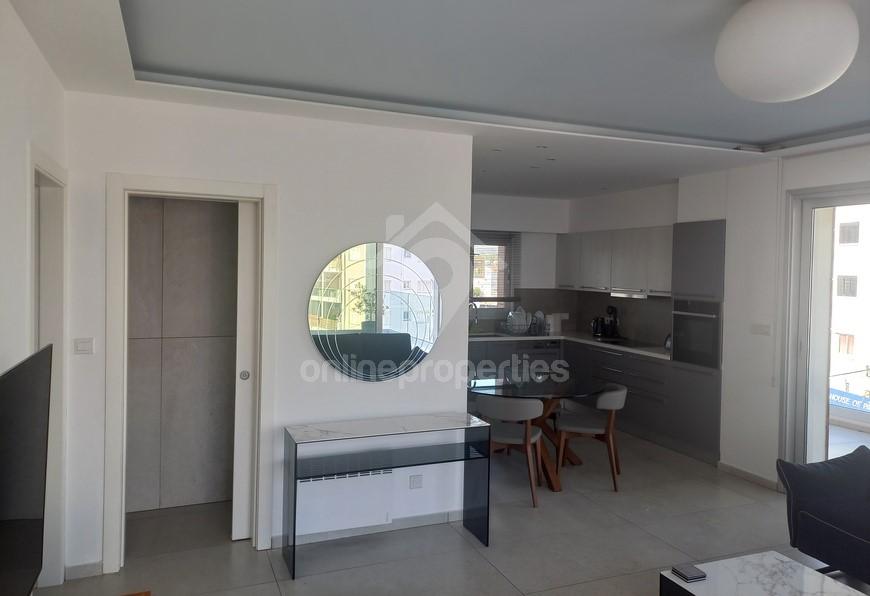 To change image, hover mouse over thumbnails below