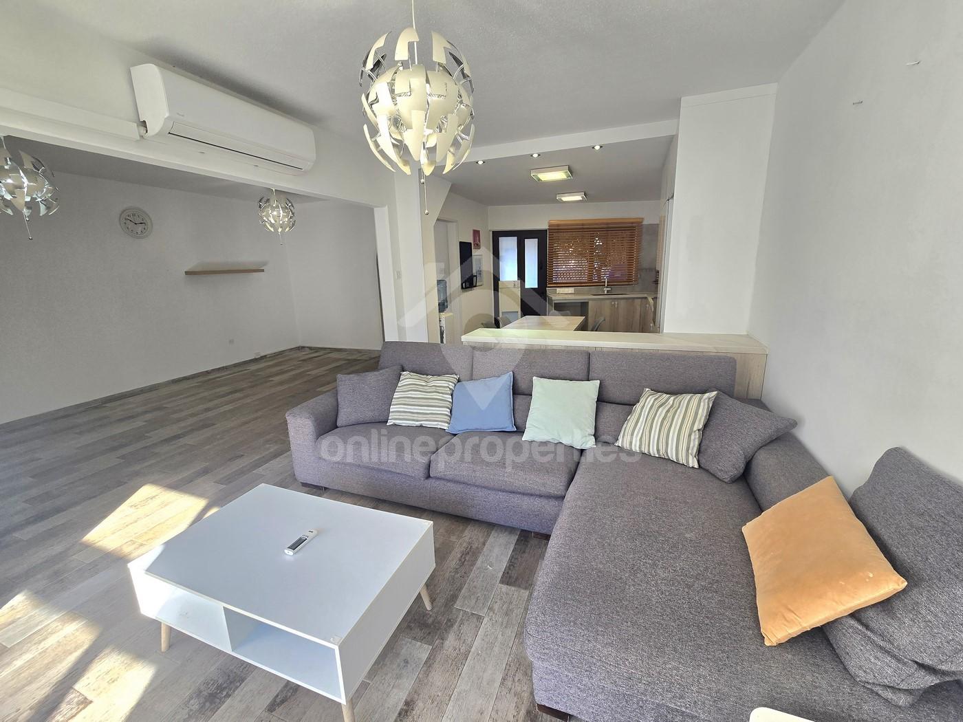 To change image, hover mouse over thumbnails below