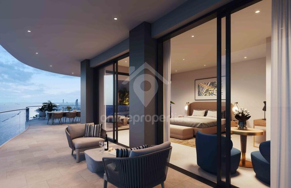 To change image, hover mouse over thumbnails below