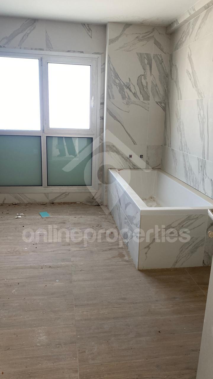 To change image, hover mouse over thumbnails below