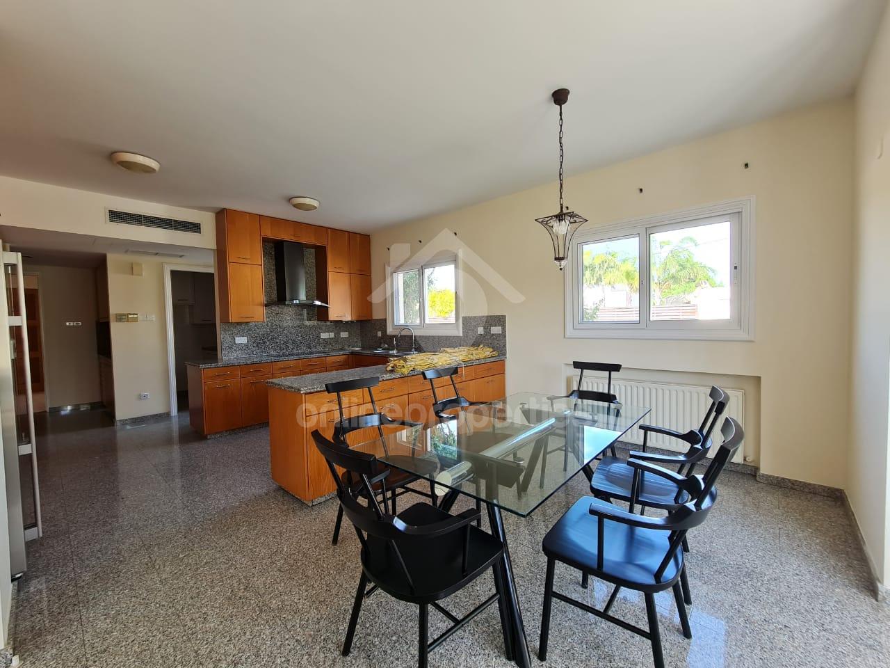 To change image, hover mouse over thumbnails below