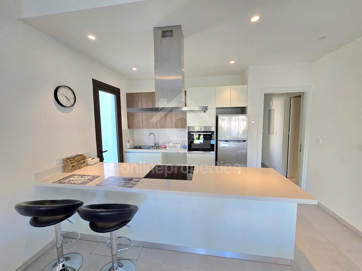 To change image, hover mouse over thumbnails below