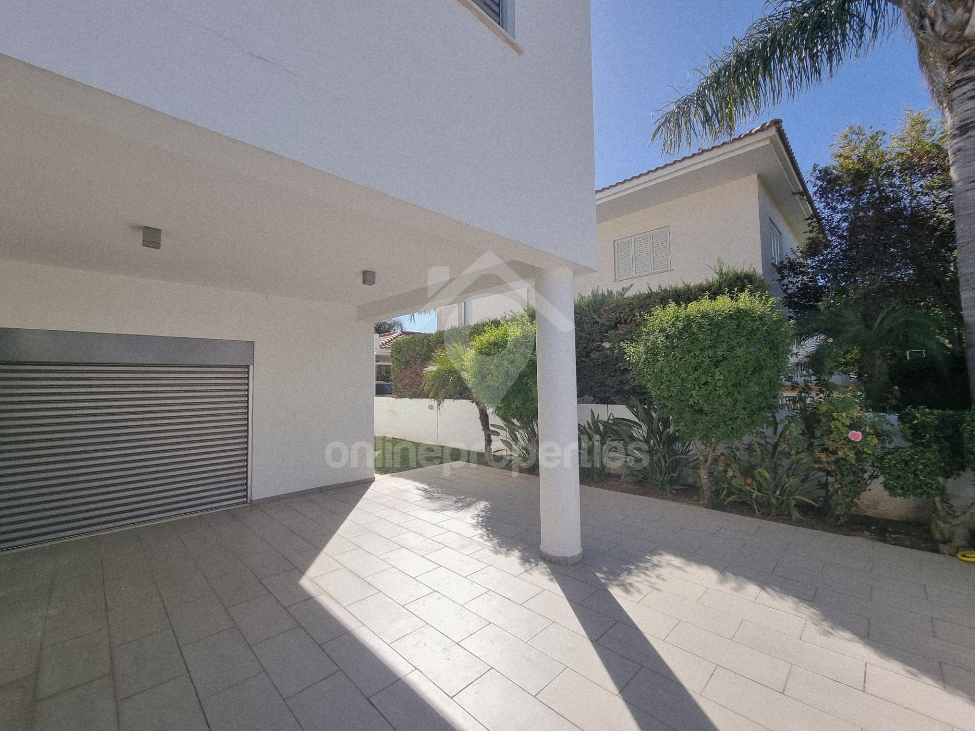 To change image, hover mouse over thumbnails below