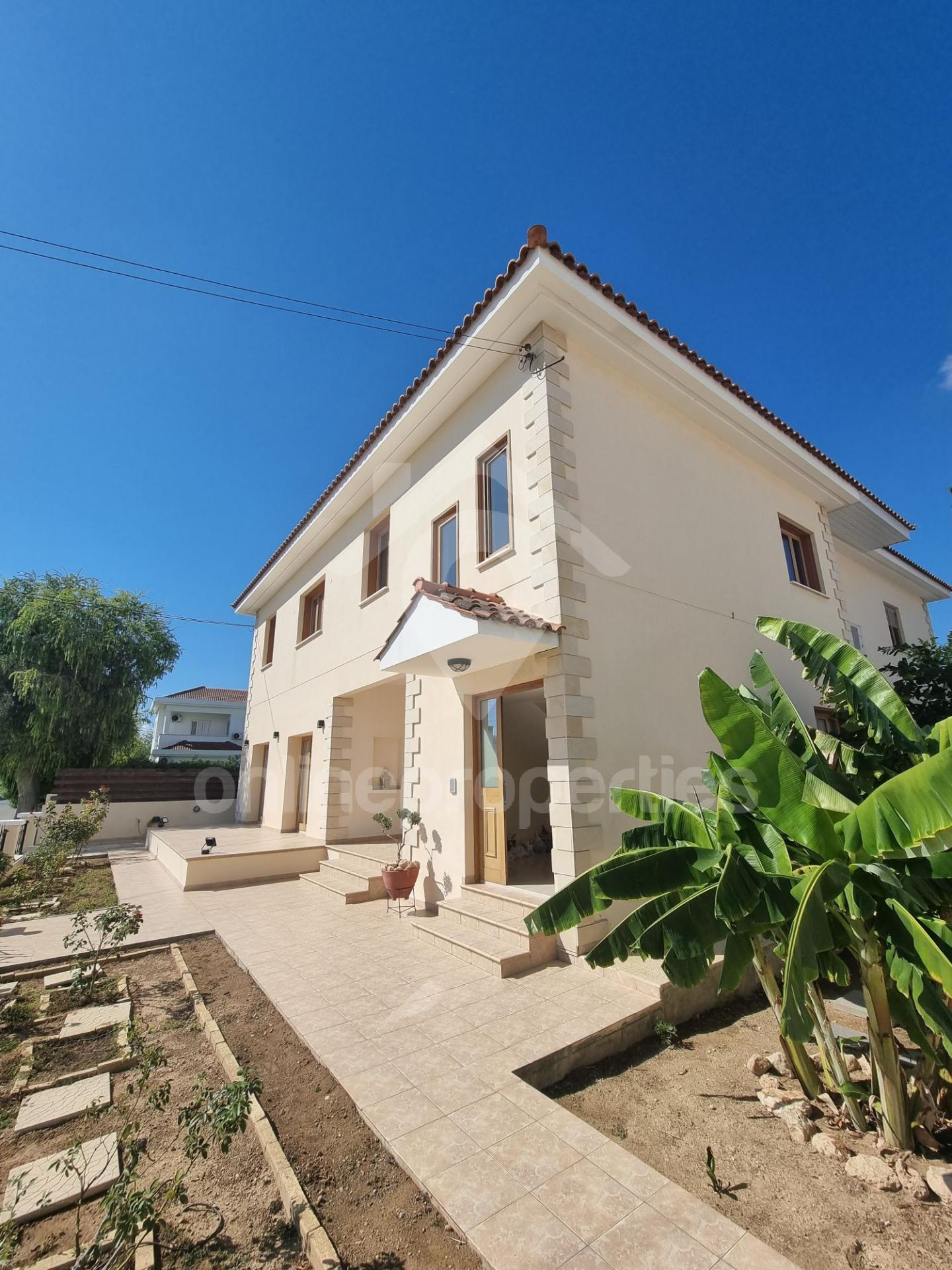 To change image, hover mouse over thumbnails below